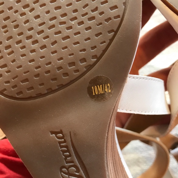 Lucky Brand NWOB Jenley White Leather Wedge Sandal - Picture 7 of 8